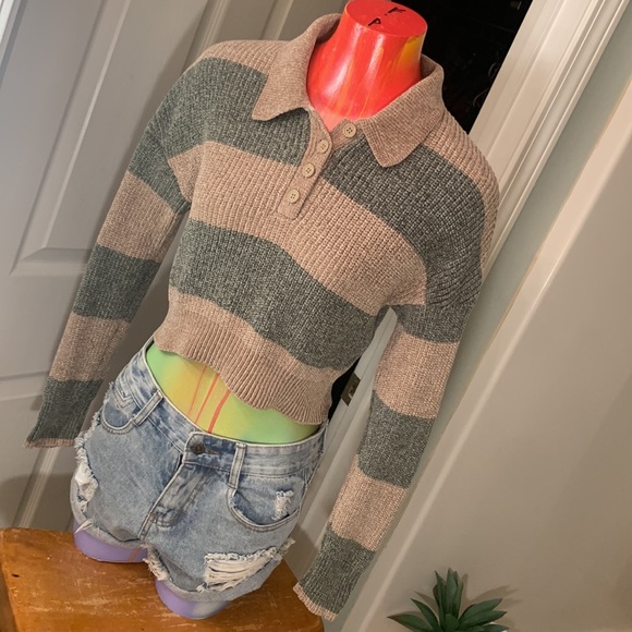 NIKKA K Freddy Tan and Green Crop Top - Picture 3 of 13